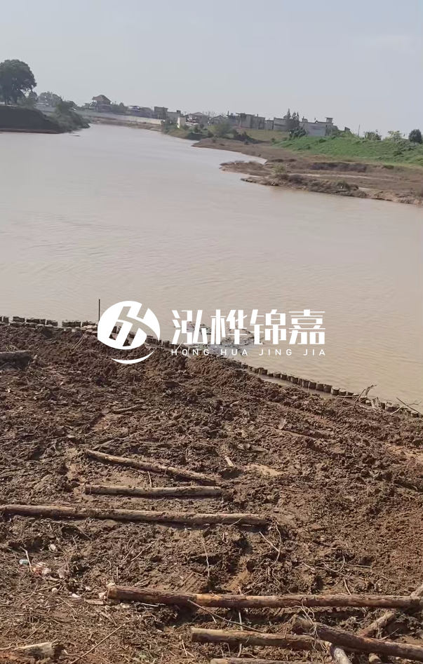 打松木樁施工用什么機(jī)械最好-松木樁施工技術(shù)要求？