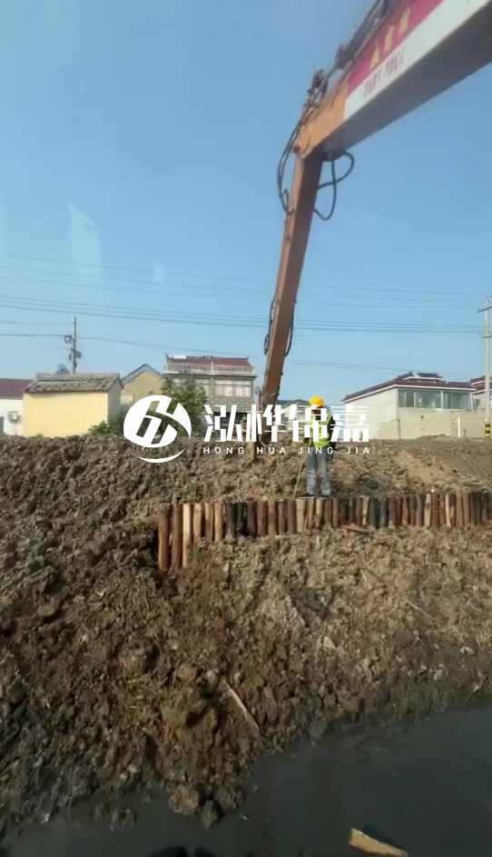 畢節(jié)市挖機打木樁專業(yè)施工-河道護坡木樁會不會腐爛？