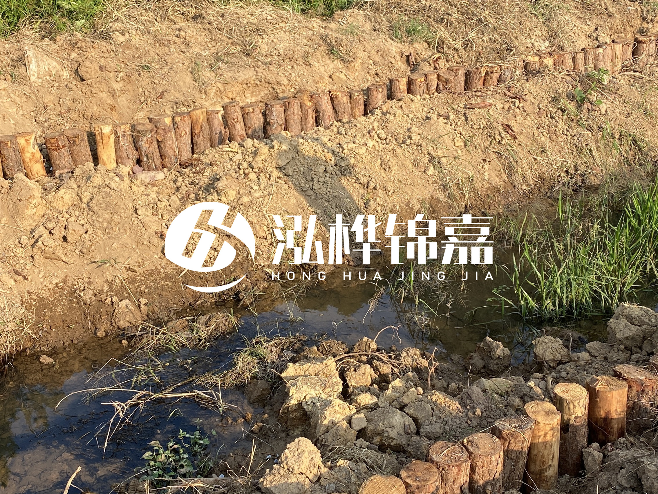 防汛木樁價(jià)格中的施工費(fèi)如何計(jì)算？水下打樁和陸地打樁費(fèi)用差異？