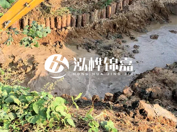 湖南防汛木樁批發(fā)廠家泓樺錦嘉 - 防洪木樁的作用是什么？?